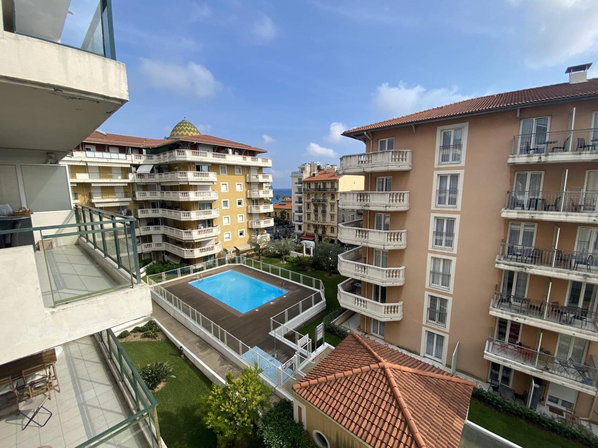 Appartement Magnan 2p-piscine, Clim, Parking *